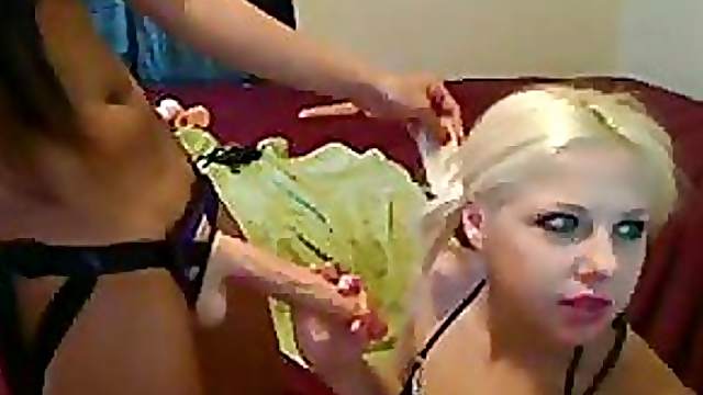 Lesbian Emo Teen Gets Fucked With a Strapon and Anal Fisted On Webcam