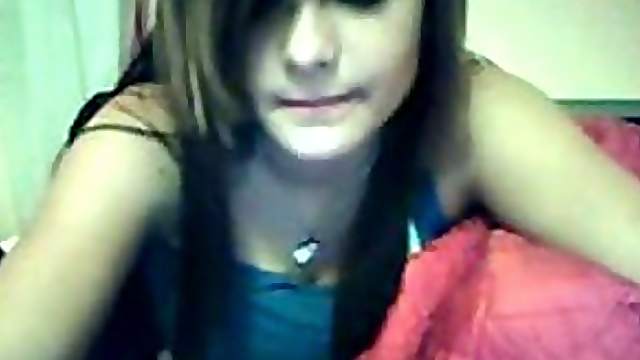 Horny Brunette Teen Fingering on Webcam