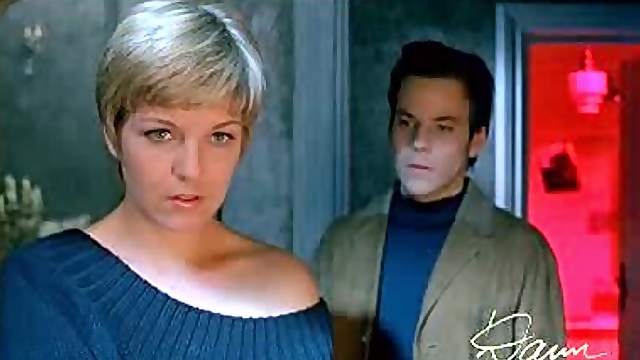 Cock-Bursting Celeb Sheryl Lee Takes Off Her Shirt and Shows Her Tits