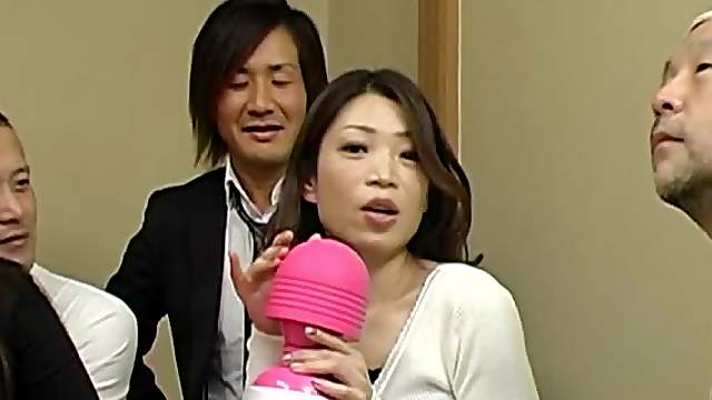Japanese milf sucks a cock and welcomes it in her throbbing snatch
