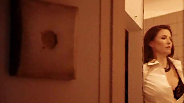 World's Hottest MILF Mimi Rogers Shows Her Huge Natural Knockers