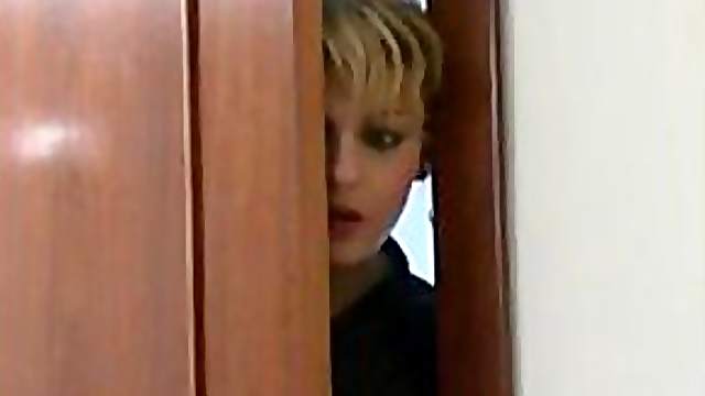 Teen Helps MILF To Cum And Expects an Orgasm As A Reward