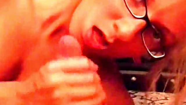 Blindfolded amateur GF action with toys and facial