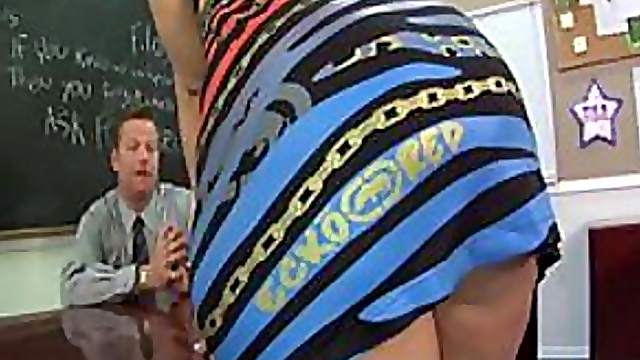 BBW Brunette Babe Vanessa Blake Shakes Her Thick Ass and Gets Fucked