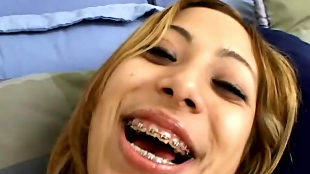 Kat shows her body and gives a great deepthroat blowjob