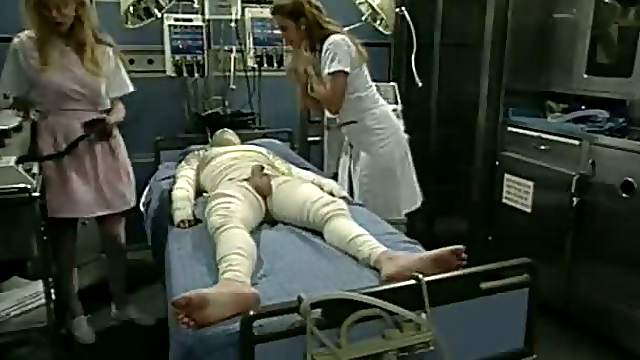 Capri Cameron Fucking a Completely Bandaged Guy