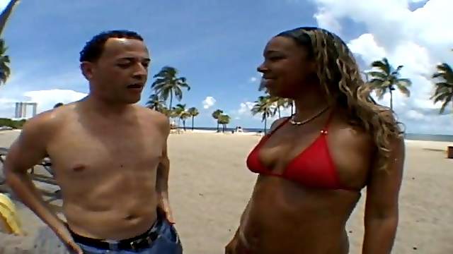 Dude bangs a nasty ebony tramp