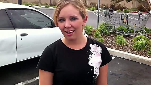 Naive Girlfriend Shows Tits In The Car