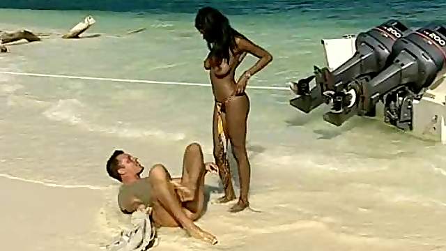 Sassy Ebony Babe Jenna Brooks Gets Anal Fucked and Facialized Outdoors