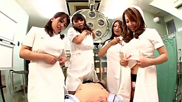 Four japanese chicks are pleasing you before the surgery