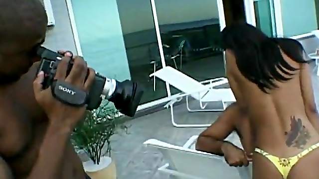 Sexy Latina with a nice ass enjoying an interracial threesome