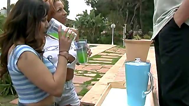 Mercedes Ashley & Justine Romee show their butts and share a cock