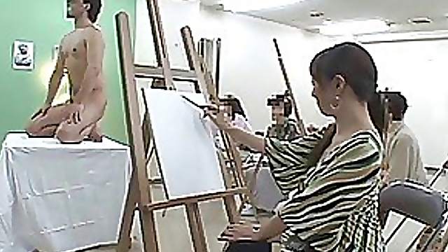 Japanese Babe Gives A Mean Blowjob After Painting