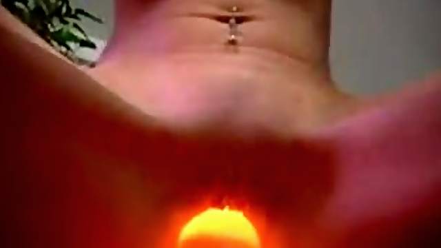 Pierced amateur chick stuffs her shaved pussy with a lamp