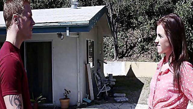 Reality video of a horny slut fucking a guy she just met