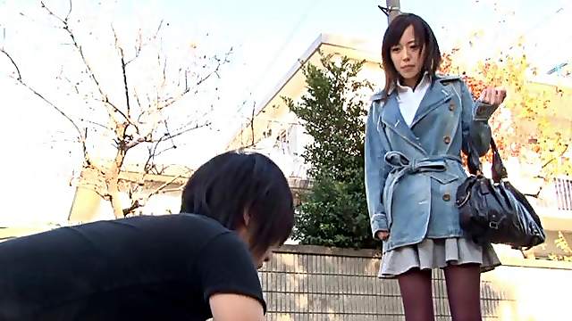 Pretty faced Japanese slut encounters a sexy bed sex action along her horny stud