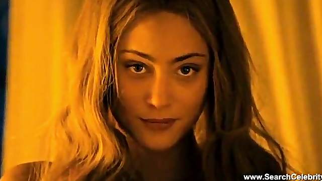 Nora Arnezeder - Angelique