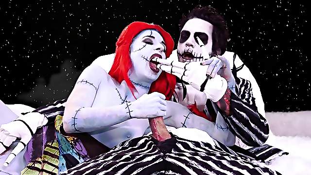 Couple in Nightmare Before Christmas cosplay fucks