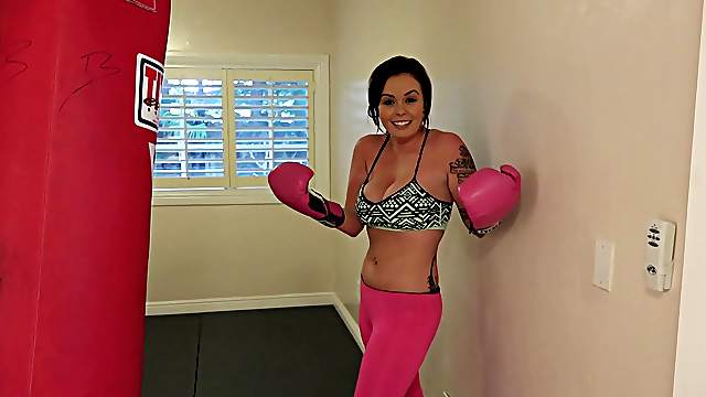 Babe takes a boxing lesson then finish her workout with a fuck