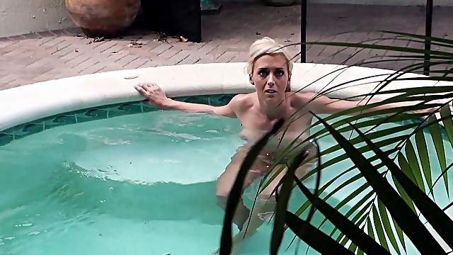 Sporty hottie finishes yoga and gets fucked in her hot box