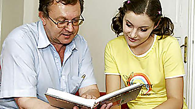 Senior teaches a teenie girl a dirty lesson