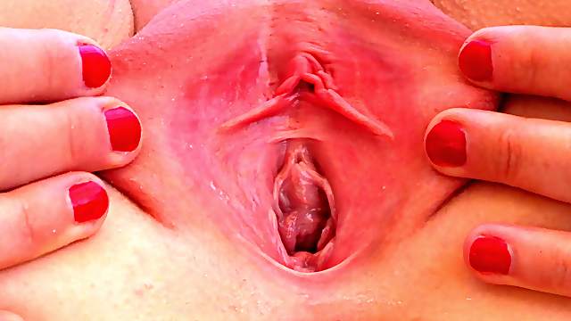 MILFs pussy cums so hard it gets the vibrator all creamy