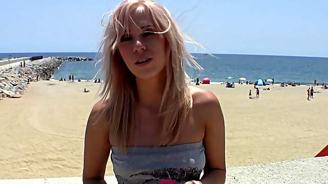 Super hot lean body on a blonde girl banging in reality porn