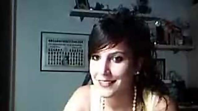 Sexy Brunette Flashes her hot body in a Webcam Chat