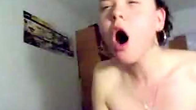 Hot Brunette Babe Needed a Hard Cock in her Mouth