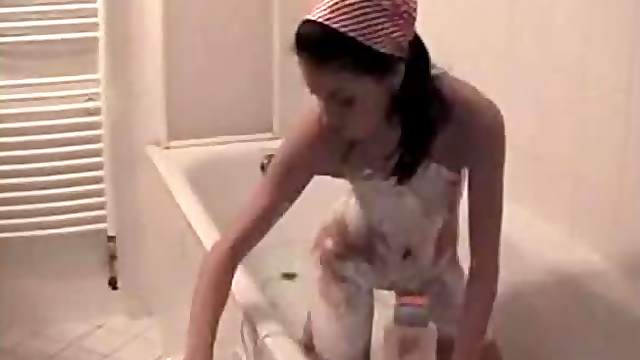 Sexy Brunette Rubs in Cream and Shaves Her Pussy before a Blowjob