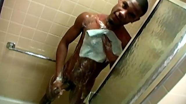 Young Tyreice Wells Jerks Off