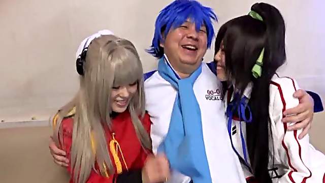 Cosplay cum whore blows and bones guys that jizz her up