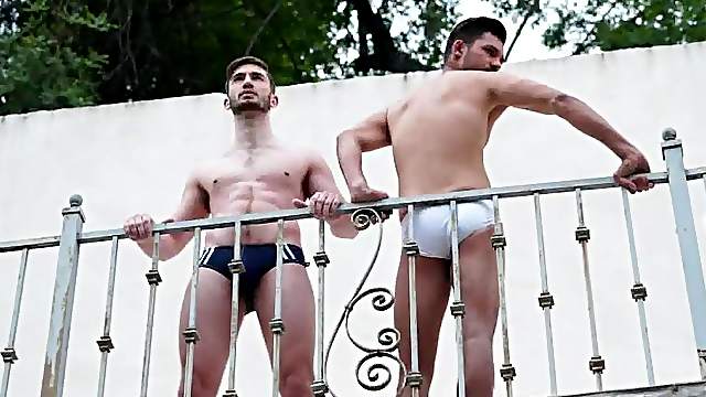 Gorgeous stud Preston Cole shoots a huge load after getting sucked and barebacked raw