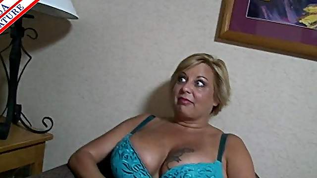 Salacious BBW with tattooed big tits showcases her exemplary oral skills in a close up shoot