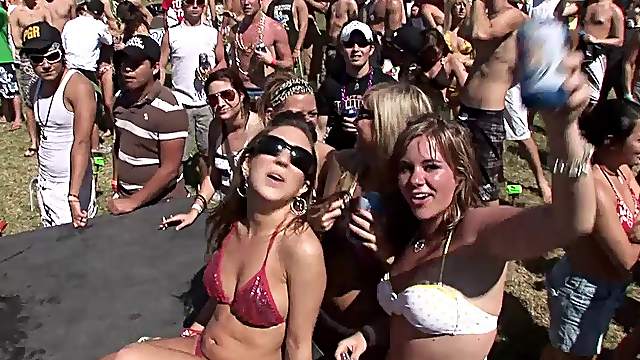 Going through the crowd filled with curvaceous ladies
