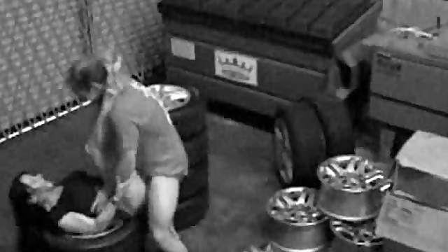 Voyeur Clip Of A Horny Mechanic Fucking A Wet Client