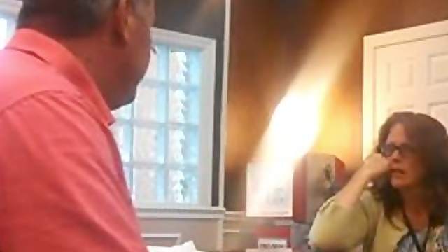 Hidden cam catches a slutty mature lady sucking a dick