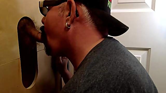 Young Married Guy At Gloryhole For Head