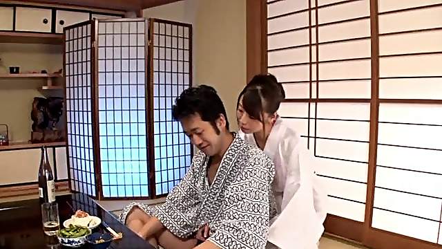 Heavenly Saki Hatsumi sucks dick in the traditional Japanese room