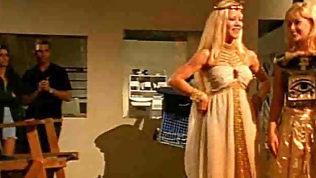 Taylor Hayes fucks a fellow as her blonde friend enjoys the show