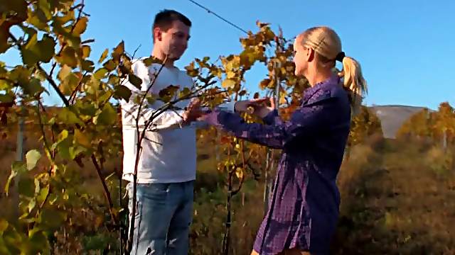 Fucking a Sexy Russian Blonde Babe Outdoors in Autumn