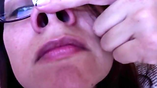 Nerdy MILF Noseplay