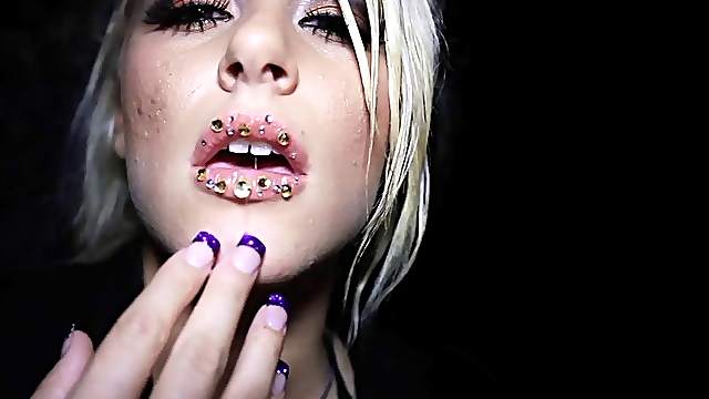 Katie Summers is a nasty blonde whose cunt craves attention