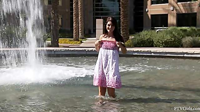 Gorgeous Stunner Playing With Herself In Public