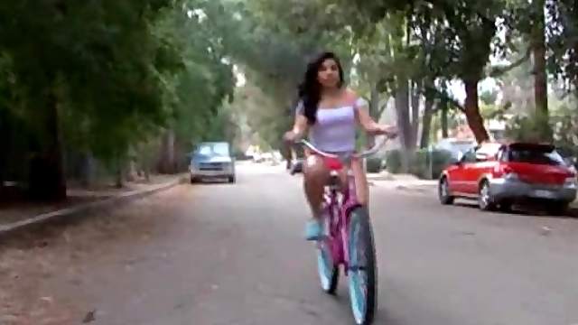 Selena Rios moaning while logged hardcore compactly
