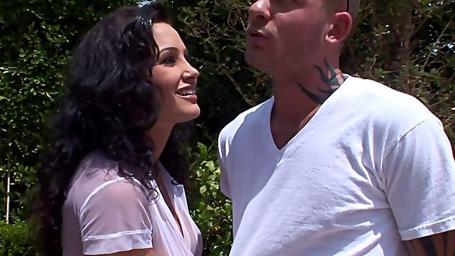 Horny Lisa Ann is thrilled to have her fuck hole penetrated