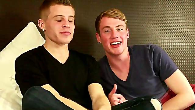Twinks Max and Stephen Fucking
