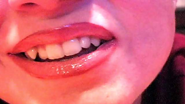 AnnaBelle Lee Has Lusty Lips