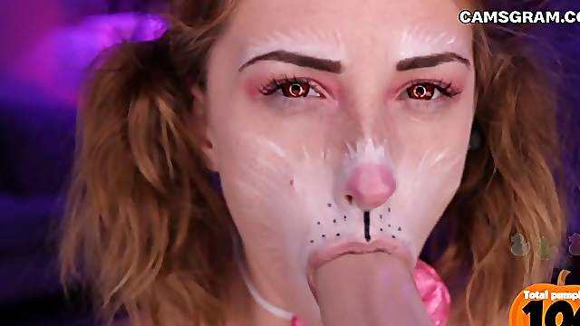 Masturbating Skinny Camgirl Uses Sex Toys
