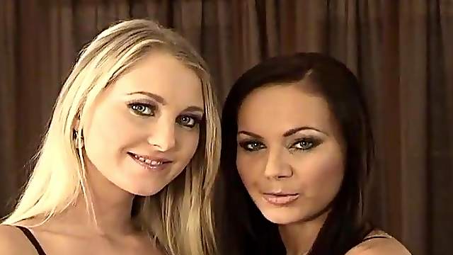 Nataly drilling her lesbian babe pussy using toy